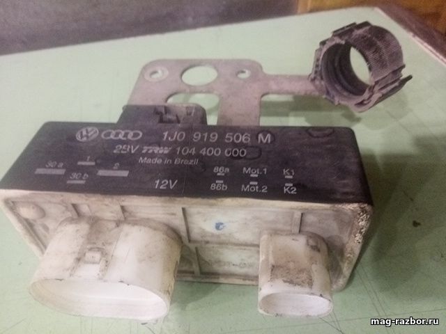 Блок управления электровентилятора Skoda Fabia (99 - 06) 